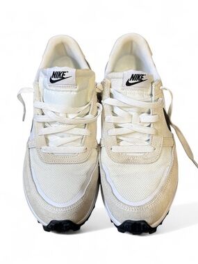 Nike Waffle Debut Cream Black Sneakers Size 9